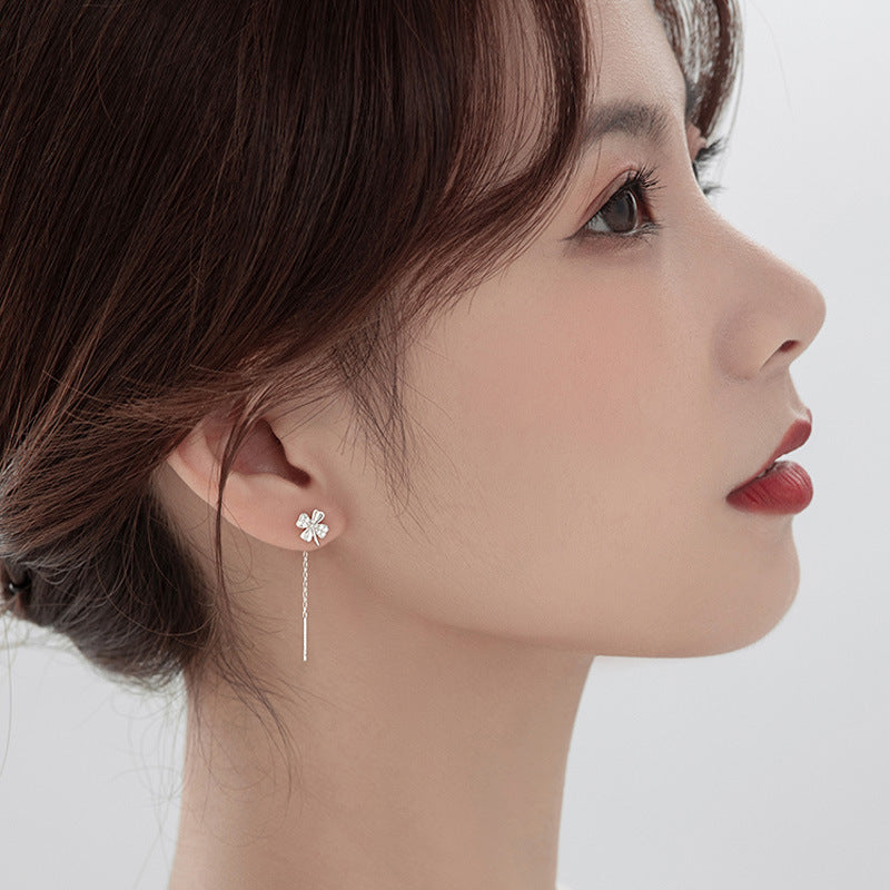 Women's Sier Clover Lines Trendy Sweet Niche Short Earrings