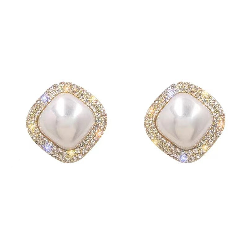 Women's Elegant Delicate Pearl Fashionable Niche Temperament Earrings