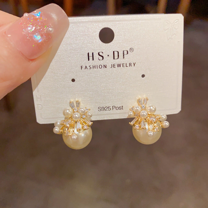 Pearl Petal Temperament Entry Lux Gentle Earrings