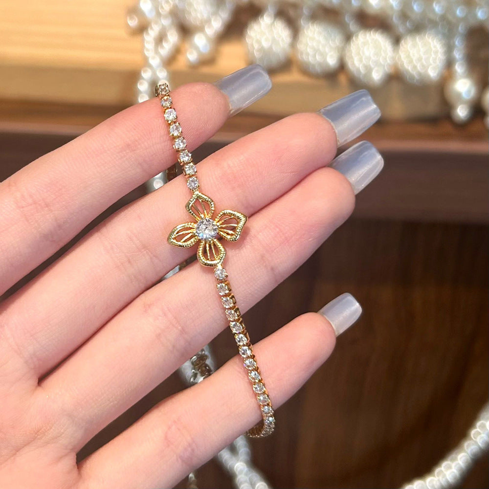 Women's Inlay Fritillary Four-leaf Flower Pull-out Light Luxury High-grade Bracelets