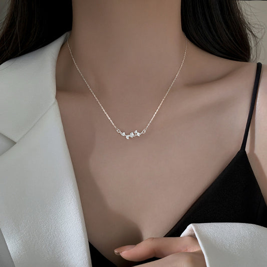 Women's Korean Simple Ginkgo Leaf Design Fashionable Fresh Elegant Temperament Entry Necklace