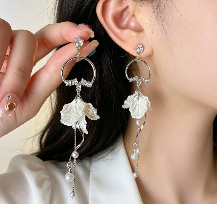Women's Minority Design Fashionable Flower Light Luxury High-grade Temperament Earrings