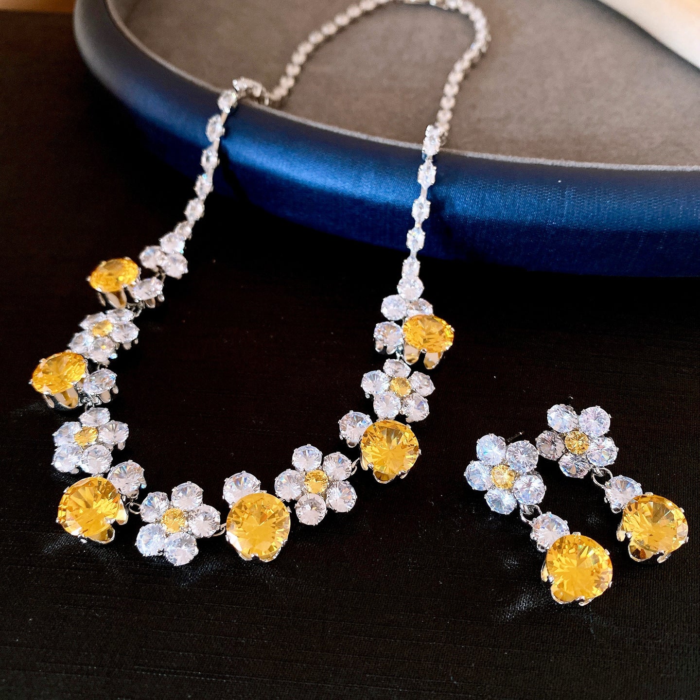 Elegant Drop Round Light Luxury Minority Necklaces