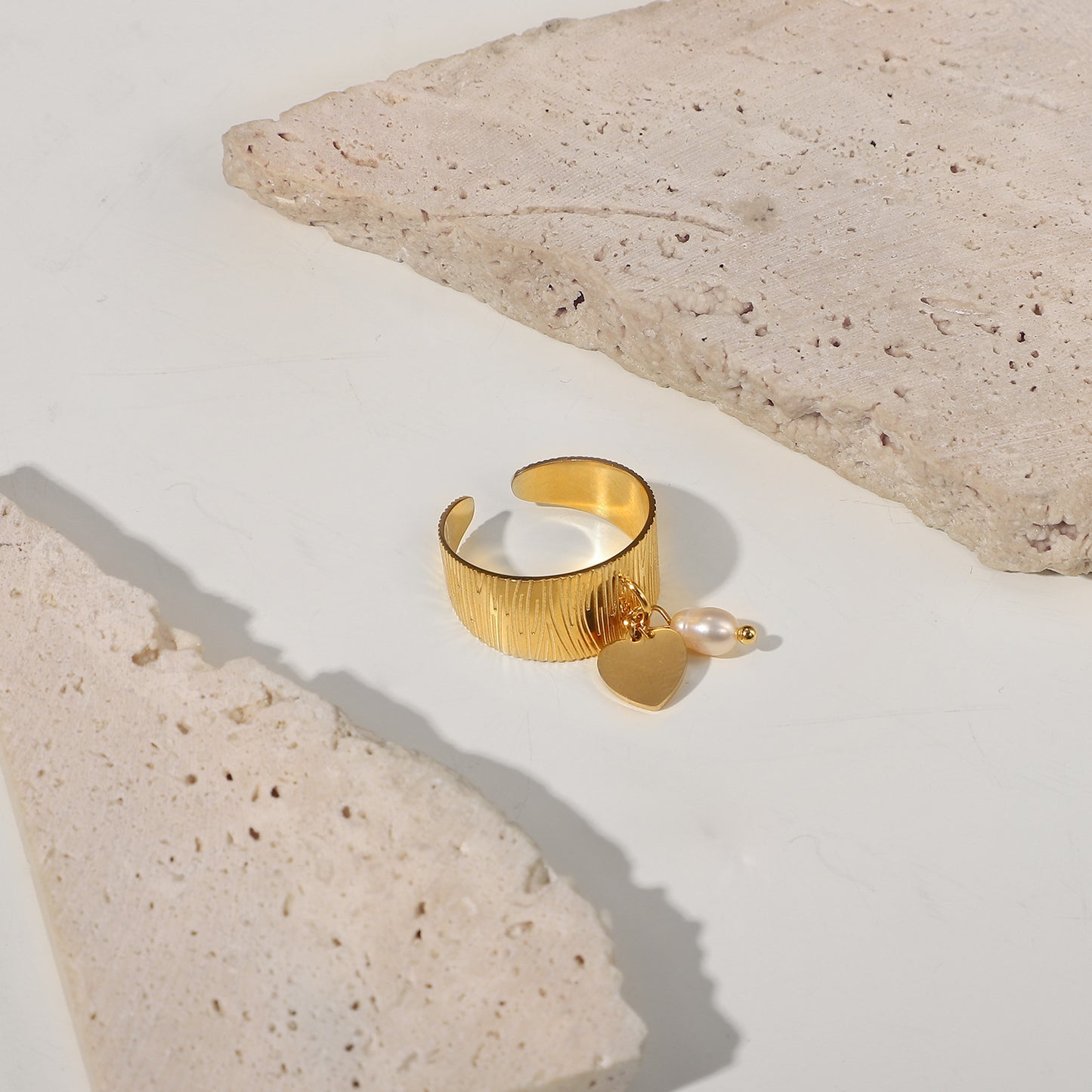 Geometric Independent Packaging Gold Stainless Steel Heart-shaped Pearl Rings