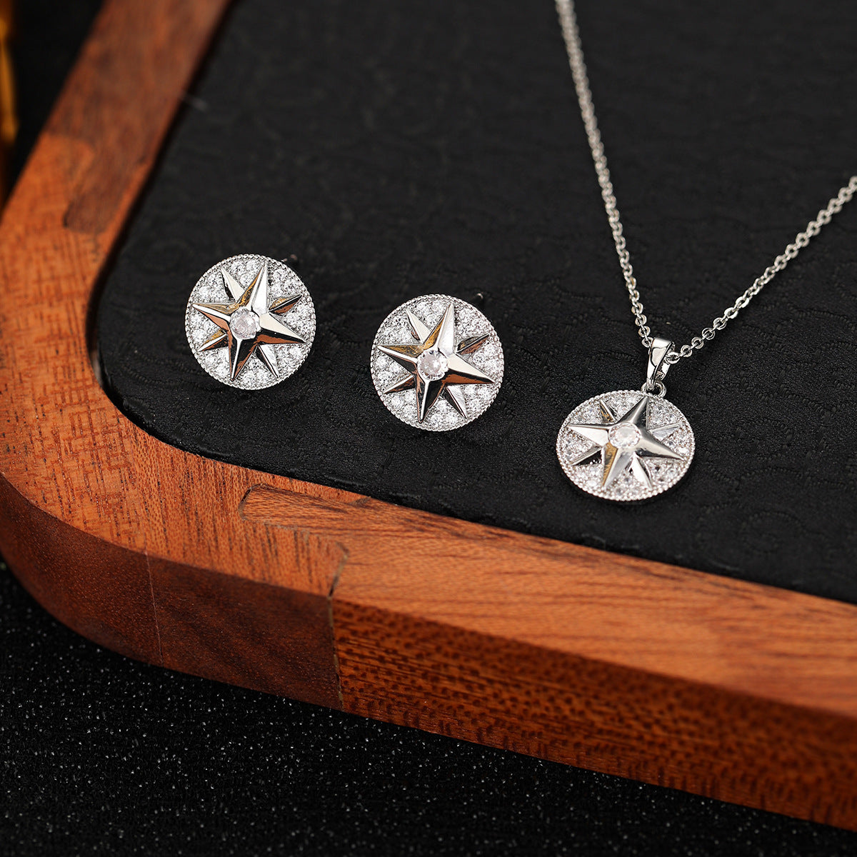 Glamorous Comfortable Two-piece Affordable Luxury Fashion Jewelry Set