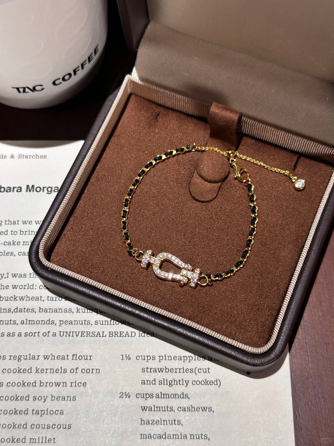 Vachette Clasp Red Rope Female Refined Simple Life Bracelets
