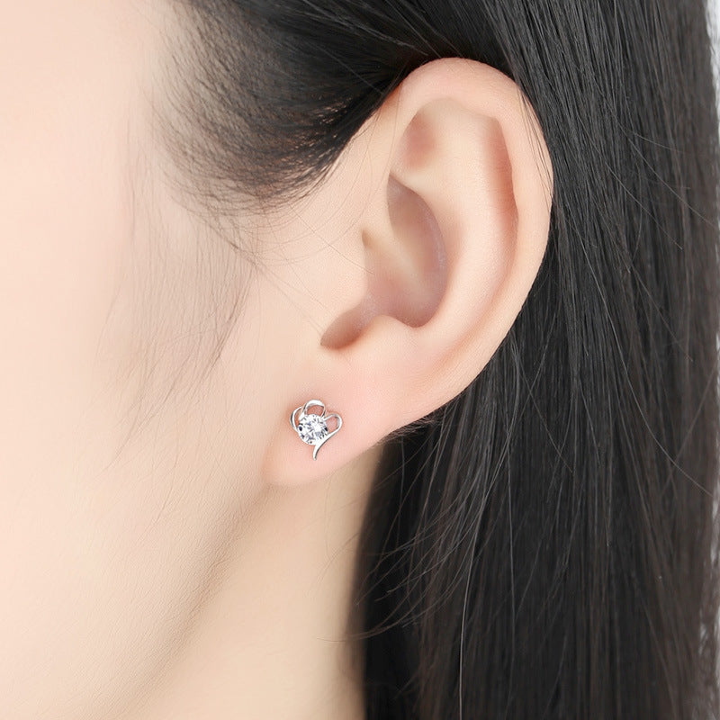 Sier Pin Heart-shaped Ear Inlaid Zircon Minimalist Earrings