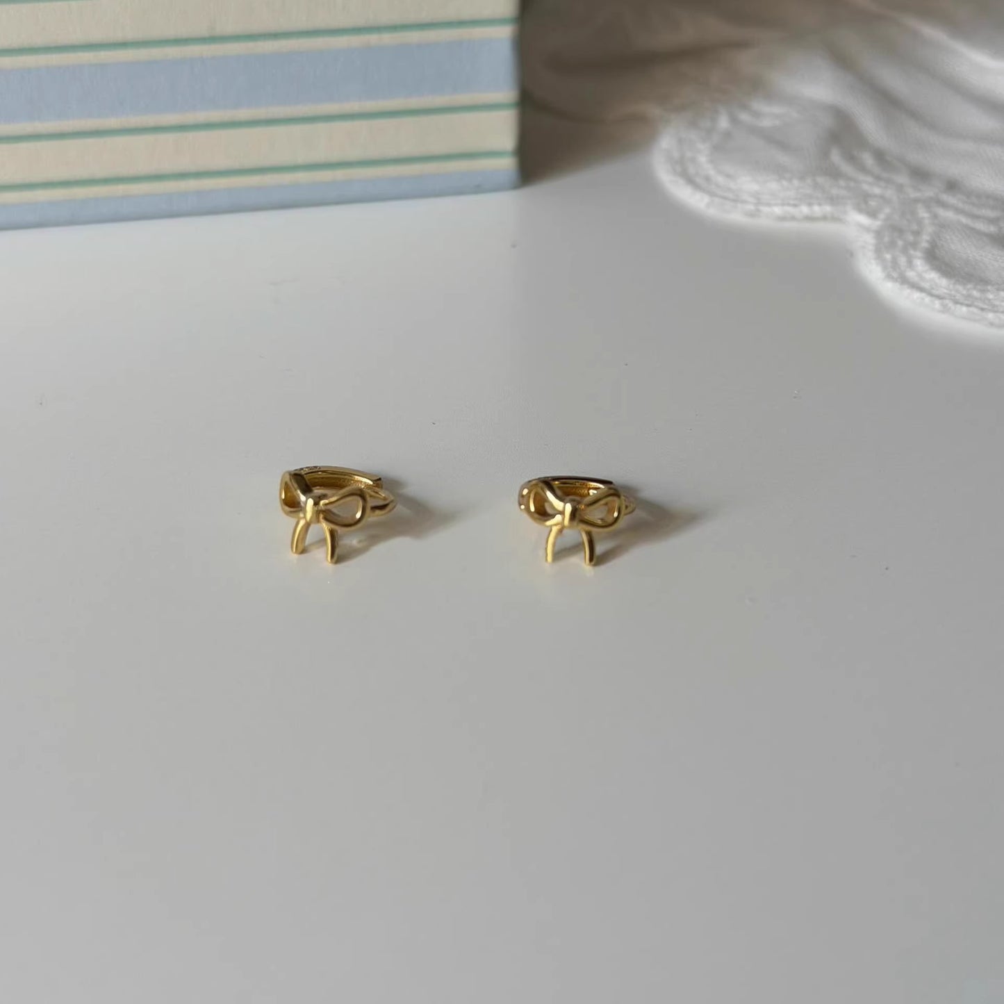 Luxury High-grade Twist Clip Geometric U-shaped Ear Buckle