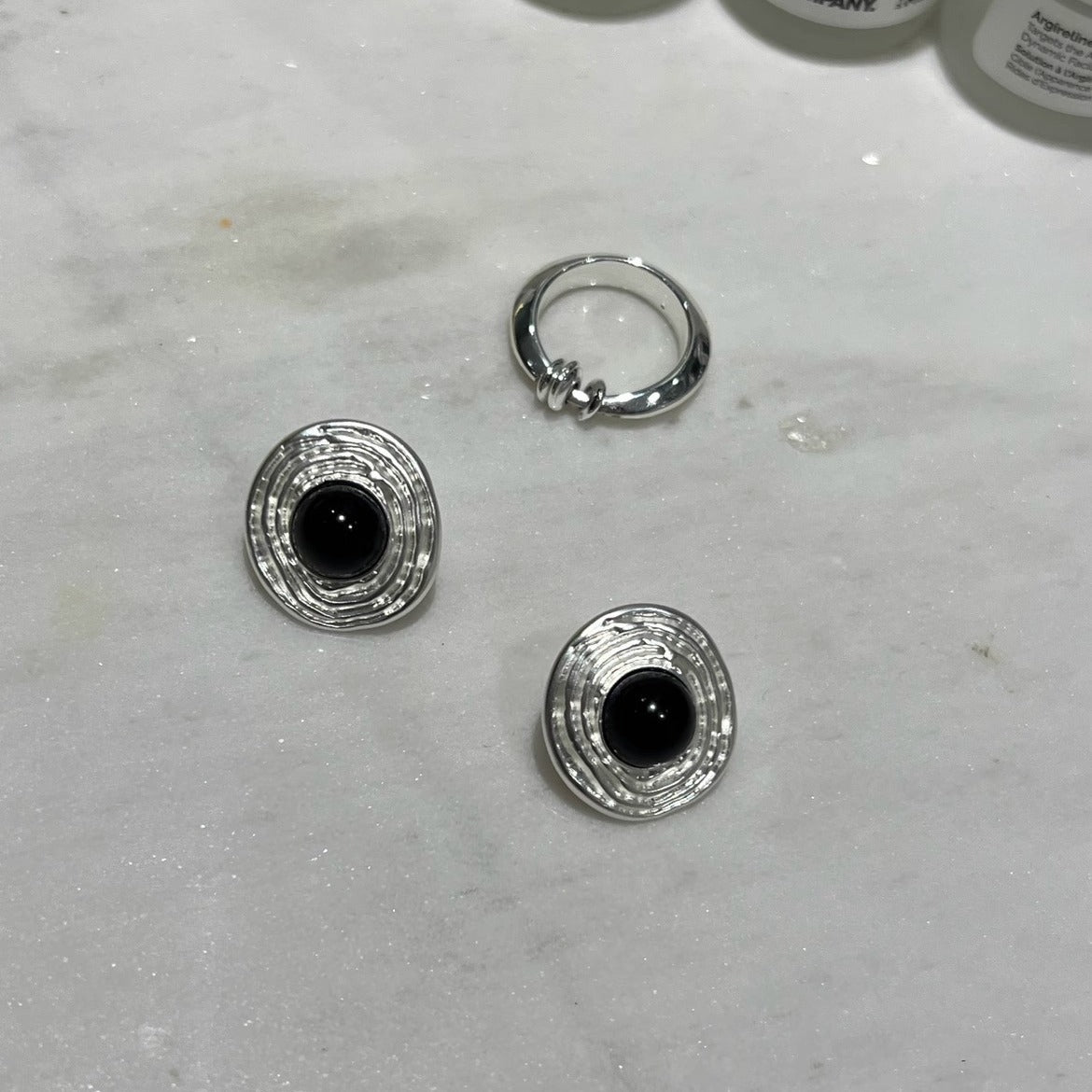 French Style Elegant High Sense Black Stud Earrings