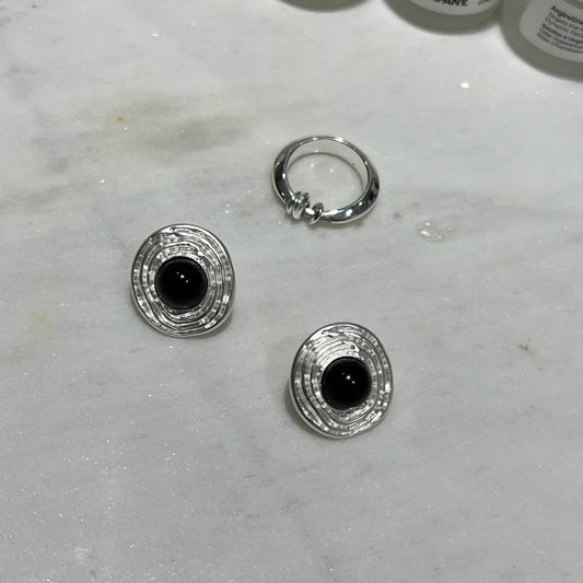 French Style Elegant High Sense Black Stud Earrings