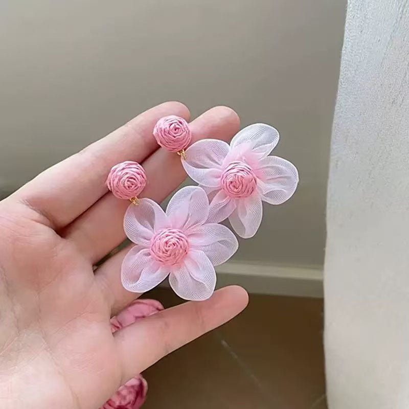 Women's Sier Needle Raffia Net Yarn Flowers For Affordable Luxury Fashion Stud Earrings
