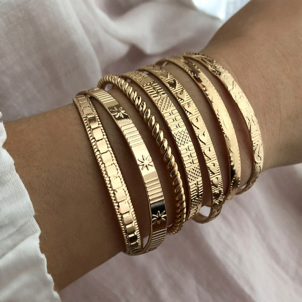 Women's Twist High Sense Fashion Simple Suit Bracelet