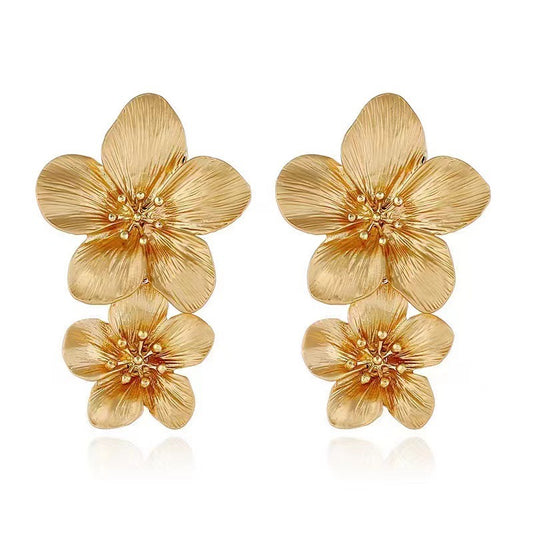 Pearl Female Elegant Metal Ear Personality Earrings