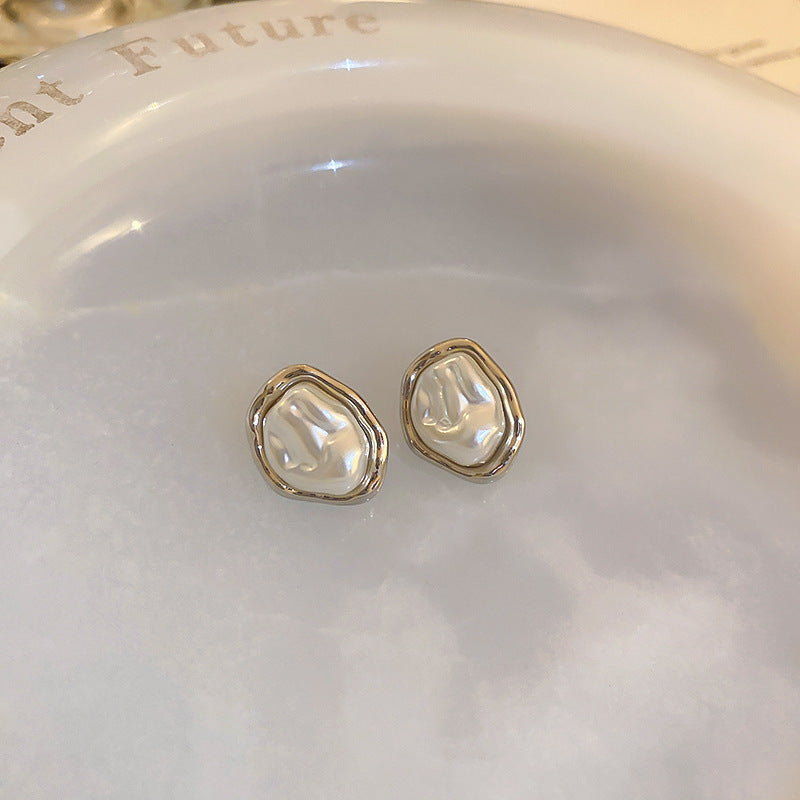 Women's Pearl Flower Fashionable High-grade French Entry Earrings