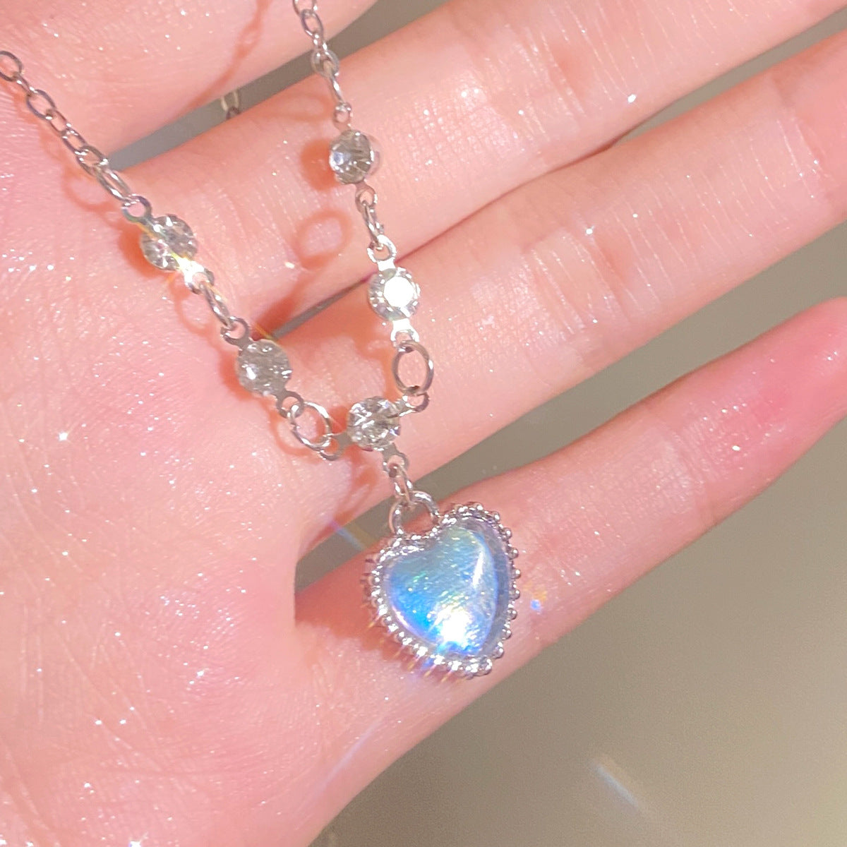 Colorful Moonstone Love Female Niche High-grade Light Luxury Clavicle Necklace