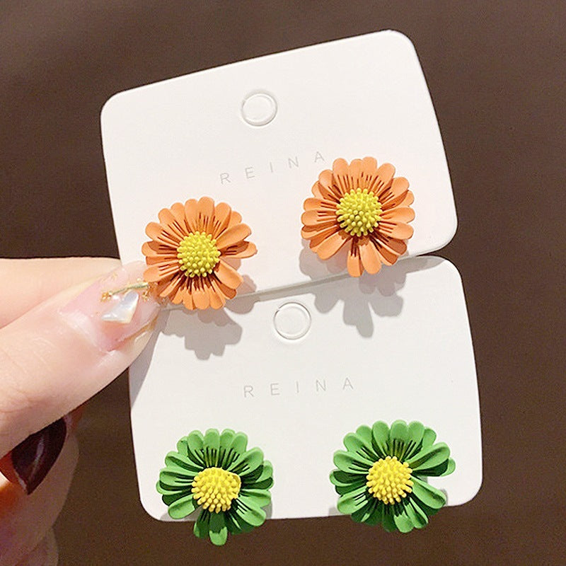 Cute Little Daisy Ear Temperament Live Streaming Stud Earrings