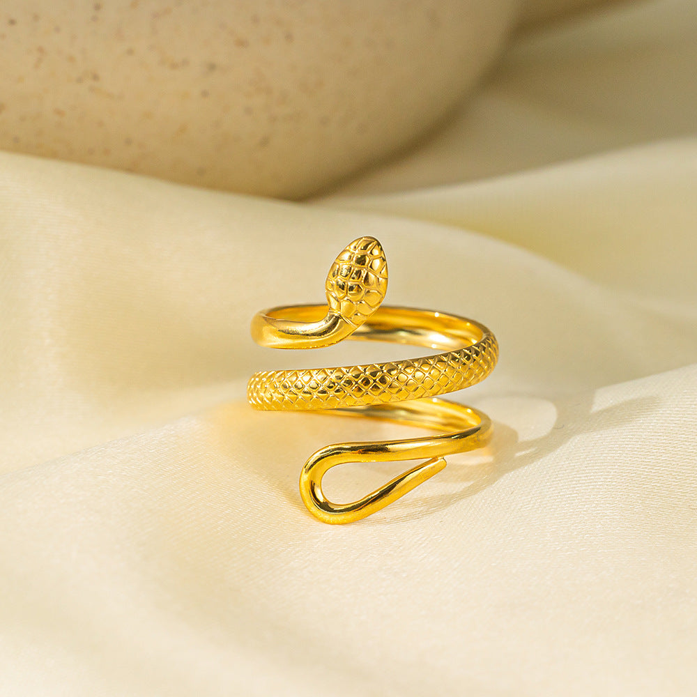 Stainless Steel Gold-plated Love Heart Flowers Rings