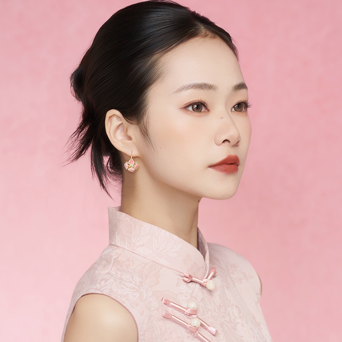 Women's Pink Flower Zircon Unique High-grade Light Luxury Design Refined Ear Buckle