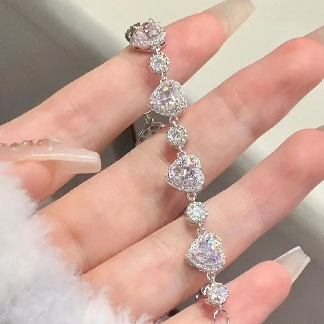 Female Design Fully Jeweled Loving Heart Light Luxury Minority High-grade Bracelet