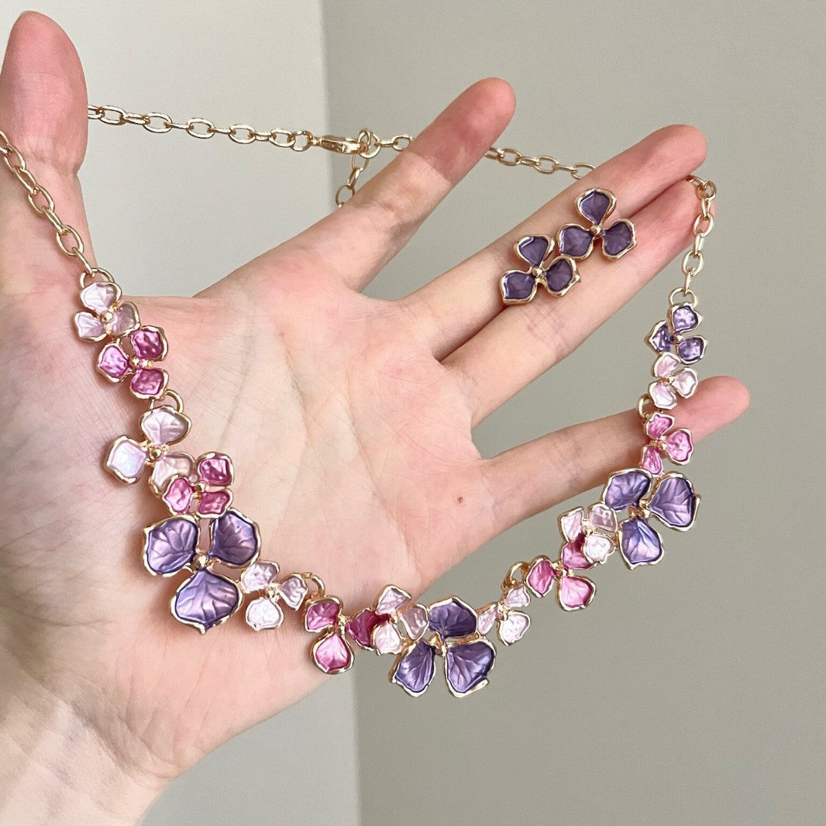 Retro Color Flower Enamel Special Interest Light Necklace