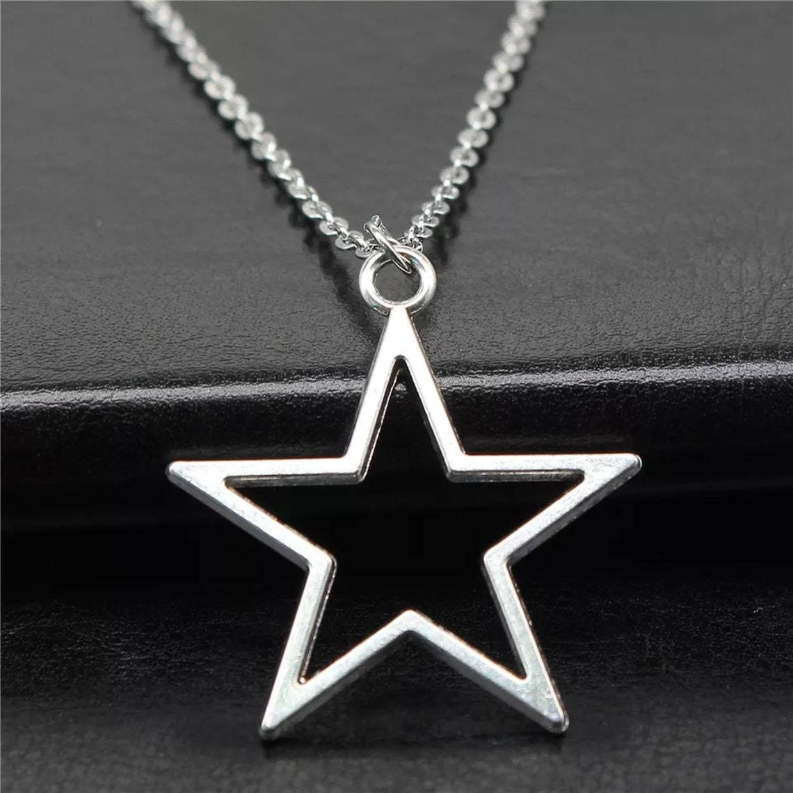 Fashion Simple Retro Sier Hollow Star Necklace