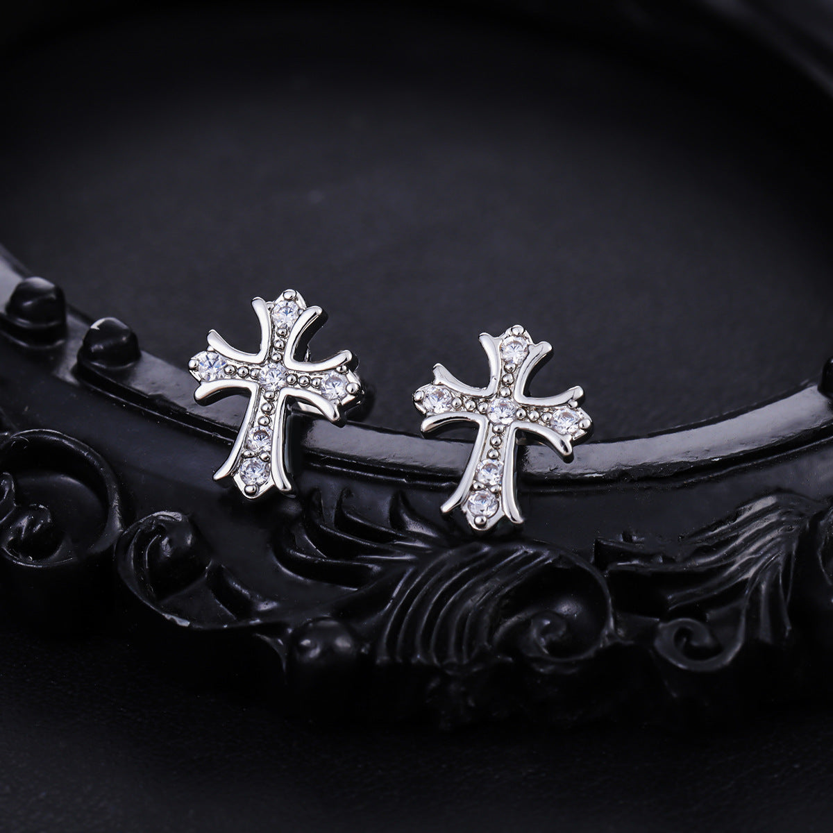 Women's & Men's Cross Zircon Light Luxury High-grade Ear Bone Niche Personality Stud Earrings