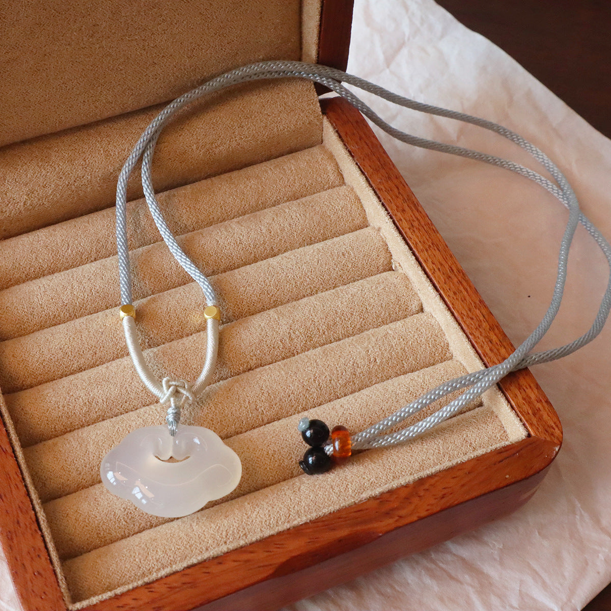 Natural Chalcedony Auspicious Cloud Jequirity Bean Butterfly Lotus Fashion Couple Necklace