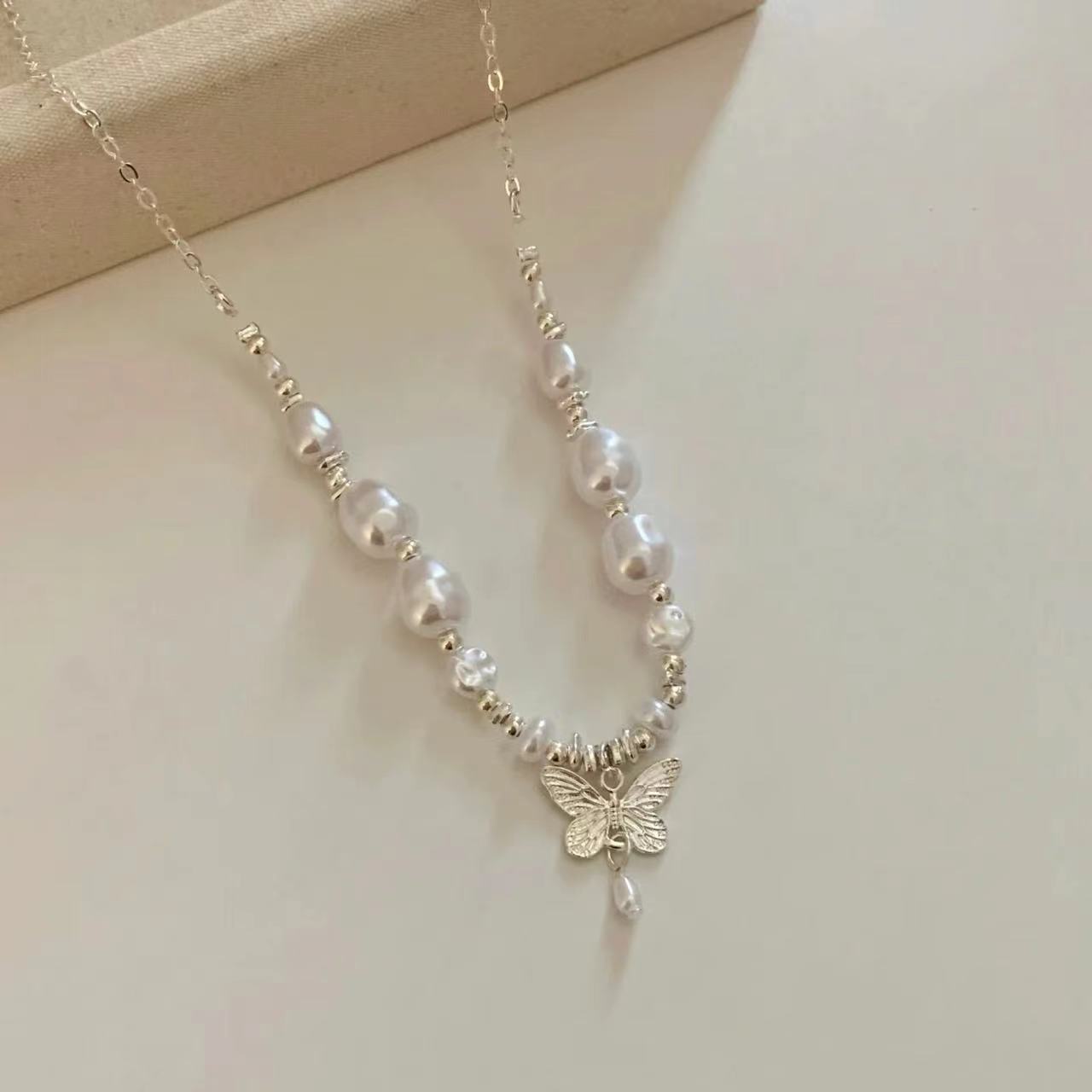 Butterfly Dream Collection Irregular Pearl Temperament Necklace