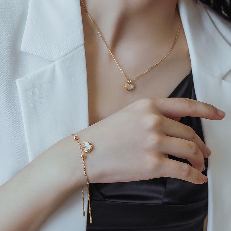 Light Luxury Minority Simple Cold Style Heart-shaped Clavicle Pendants