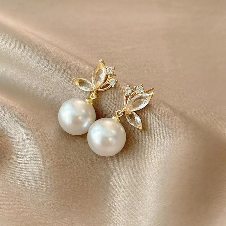 Women's French Pearl Butterfly High-grade Design Fashion Temperament Earrings