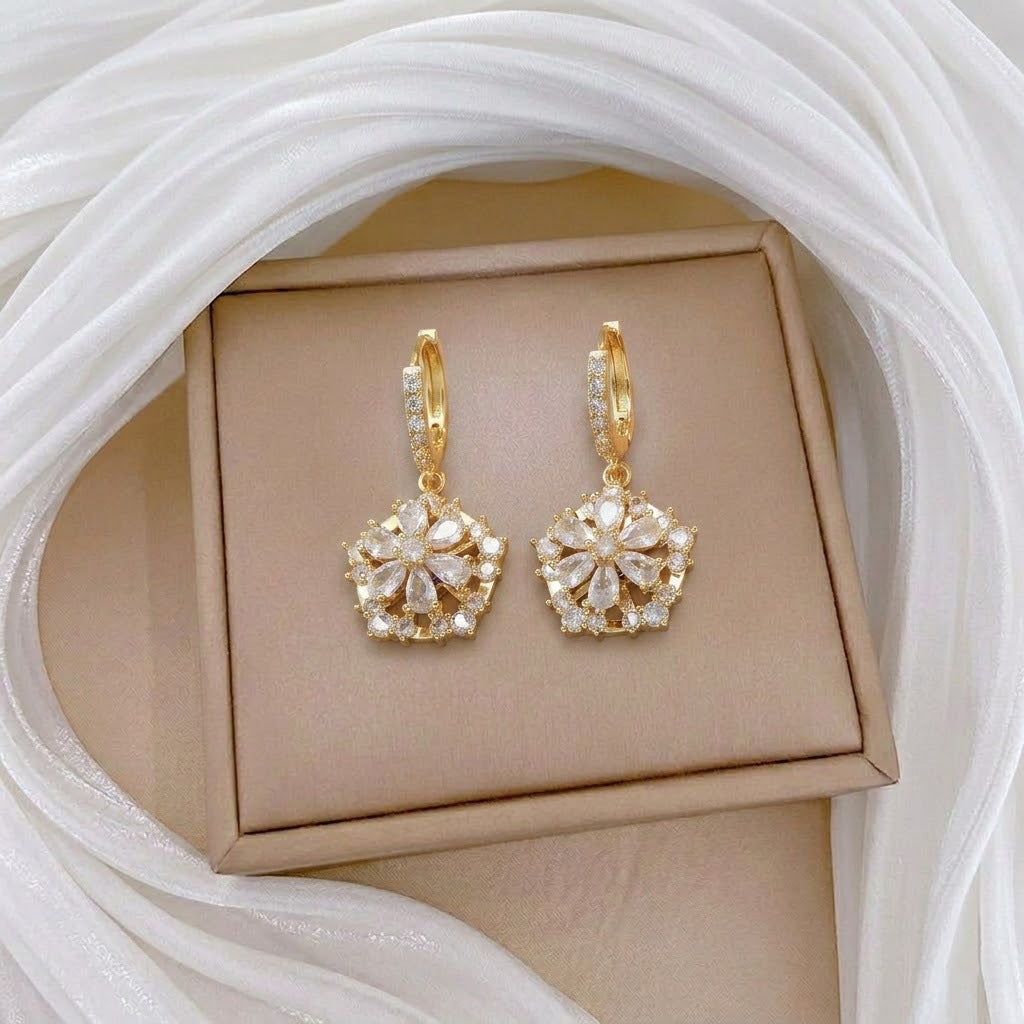 Design Rotating Bauhinia Zircon Flower Gas Clavicle Chain Necklace