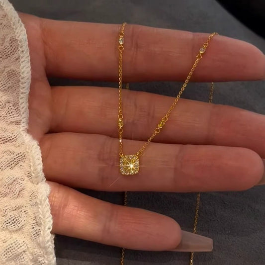 Women's Design Light Luxury Small Sugar Cube Twin French Necklace