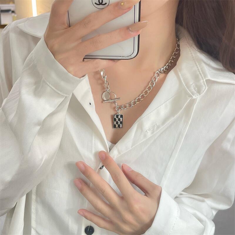 Women's Trendy Light Luxury Minority High-grade Clavicle Chain Hip Necklace