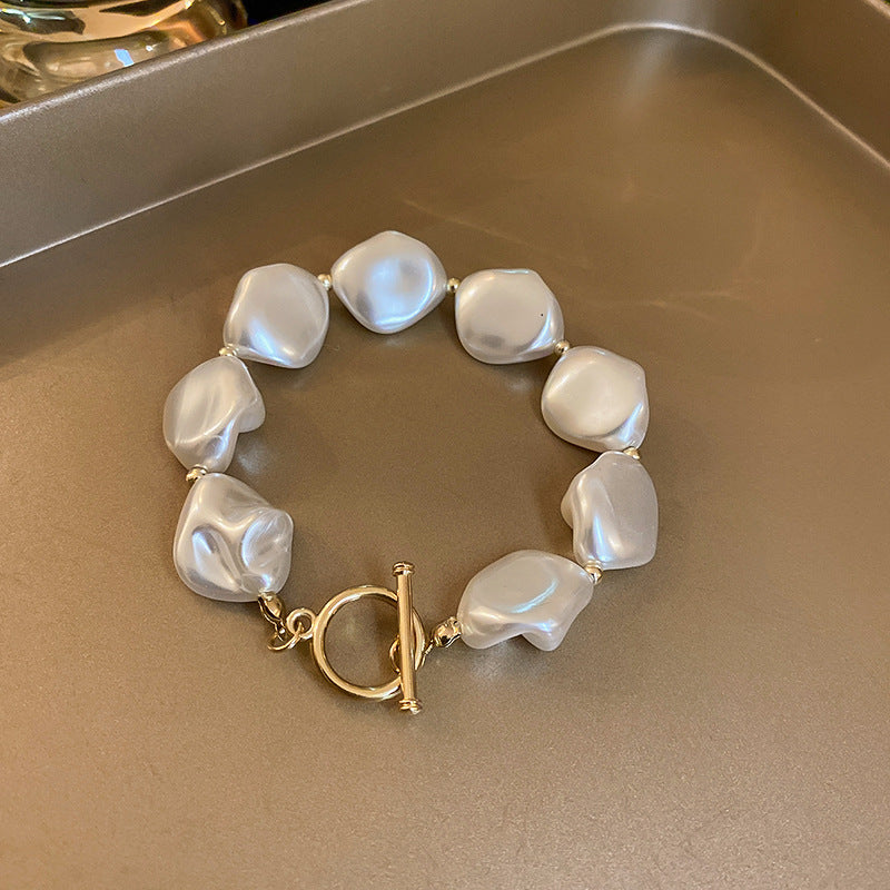 Women's Pearl Buckle French Fashion Design Retro Love Temperament Bracelets