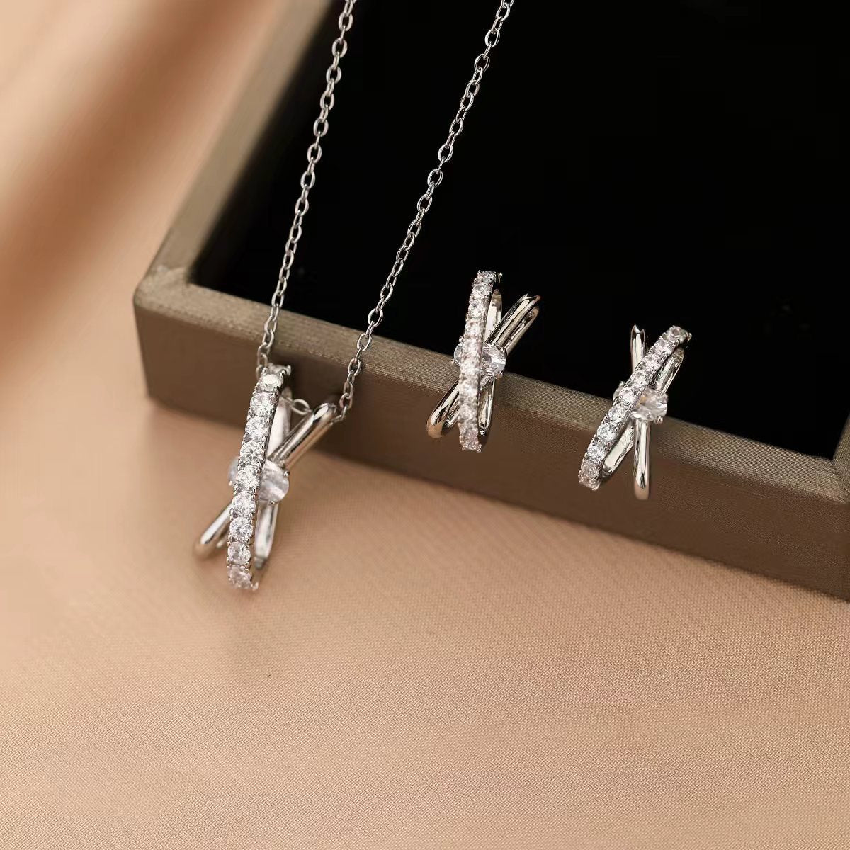 Glamorous Comfortable Two-piece Affordable Luxury Fashion Jewelry Set