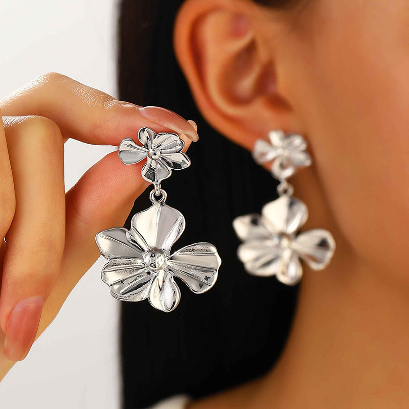 Women's Geometric Glossy Light Luxury High-grade Exaggerated Earrings