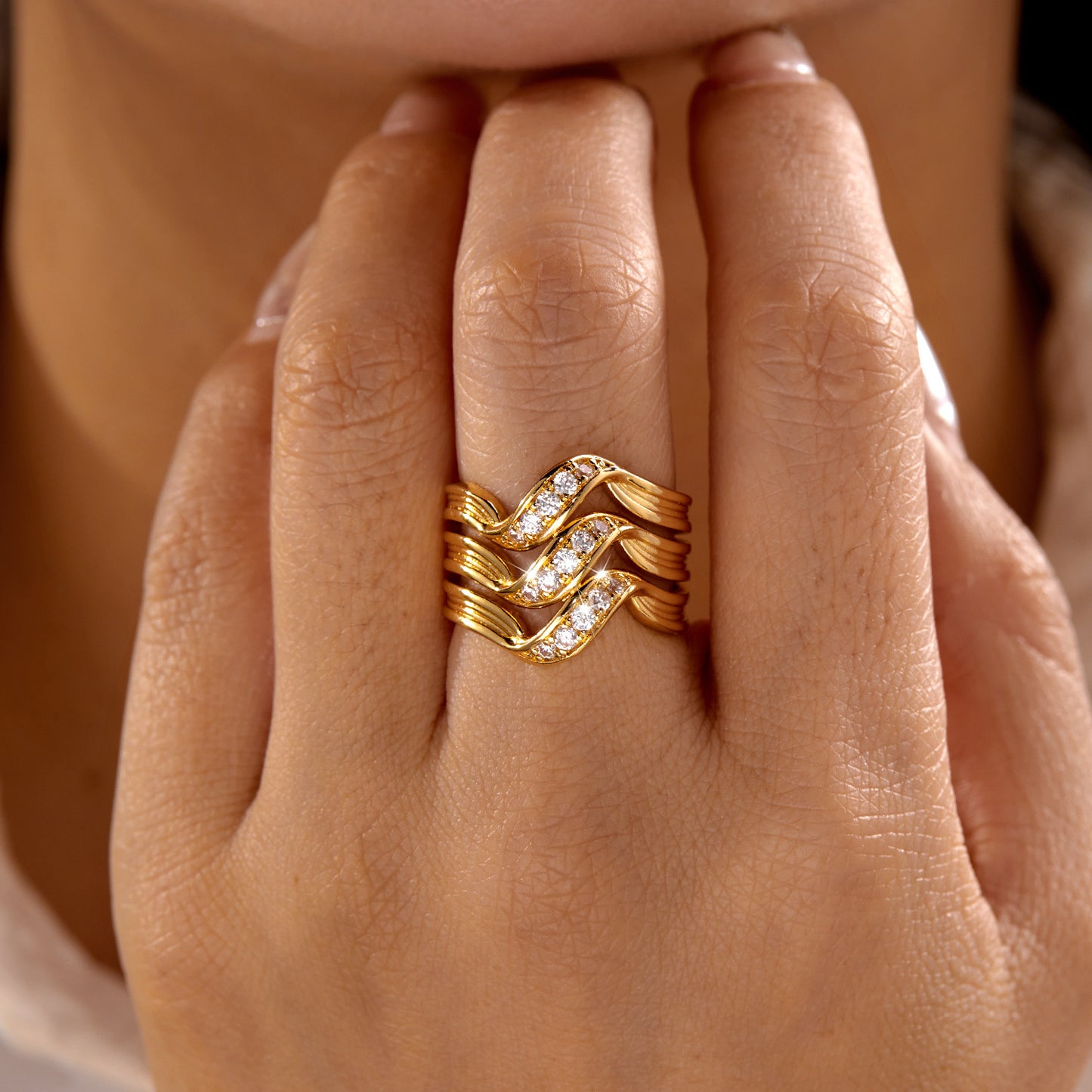 Women's Retro Elegant Copper Inlaid Zirconium High-grade Light Luxury Palace Style Ring