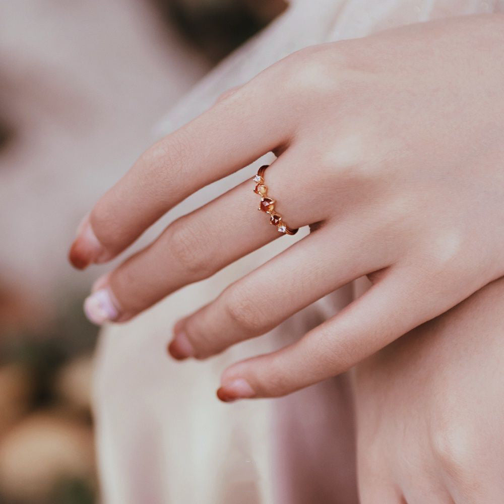 Women's Fantasy Orange Garnet High-grade Retro Temperament Rings