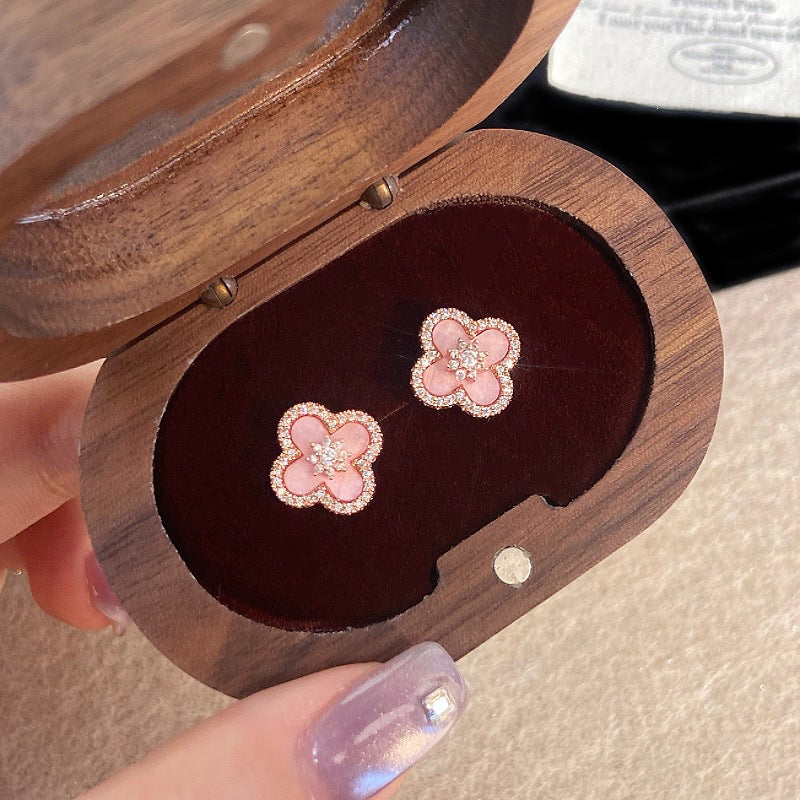 Women's For Niche Design Light Luxury Classic Style Versatile Stud Earrings