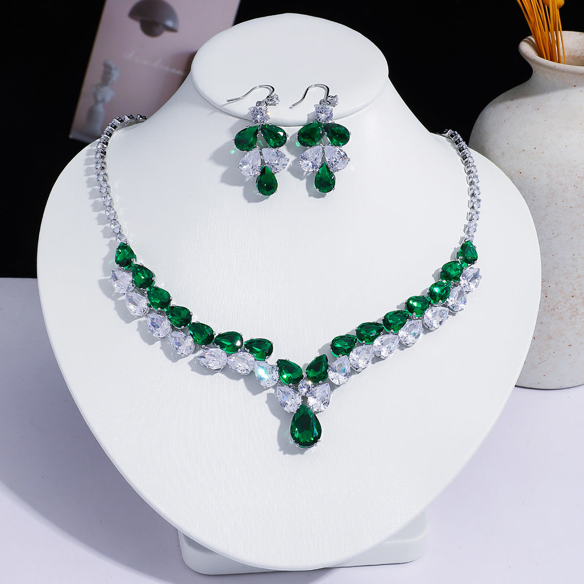 Fashion Trend Zircon Green Butterfly Tassel Necklace