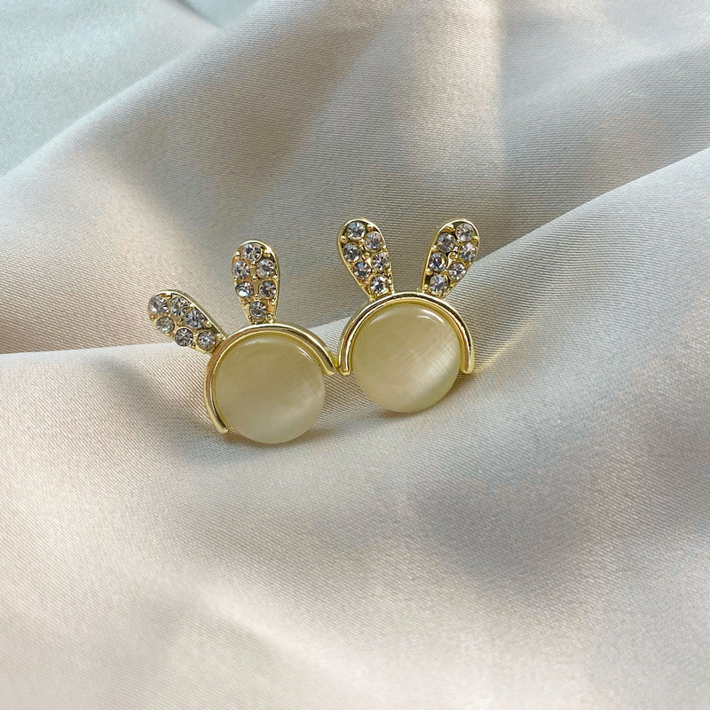Women's Fashionable Temperament Pearl Design Opal Stone Ear Niche Earrings