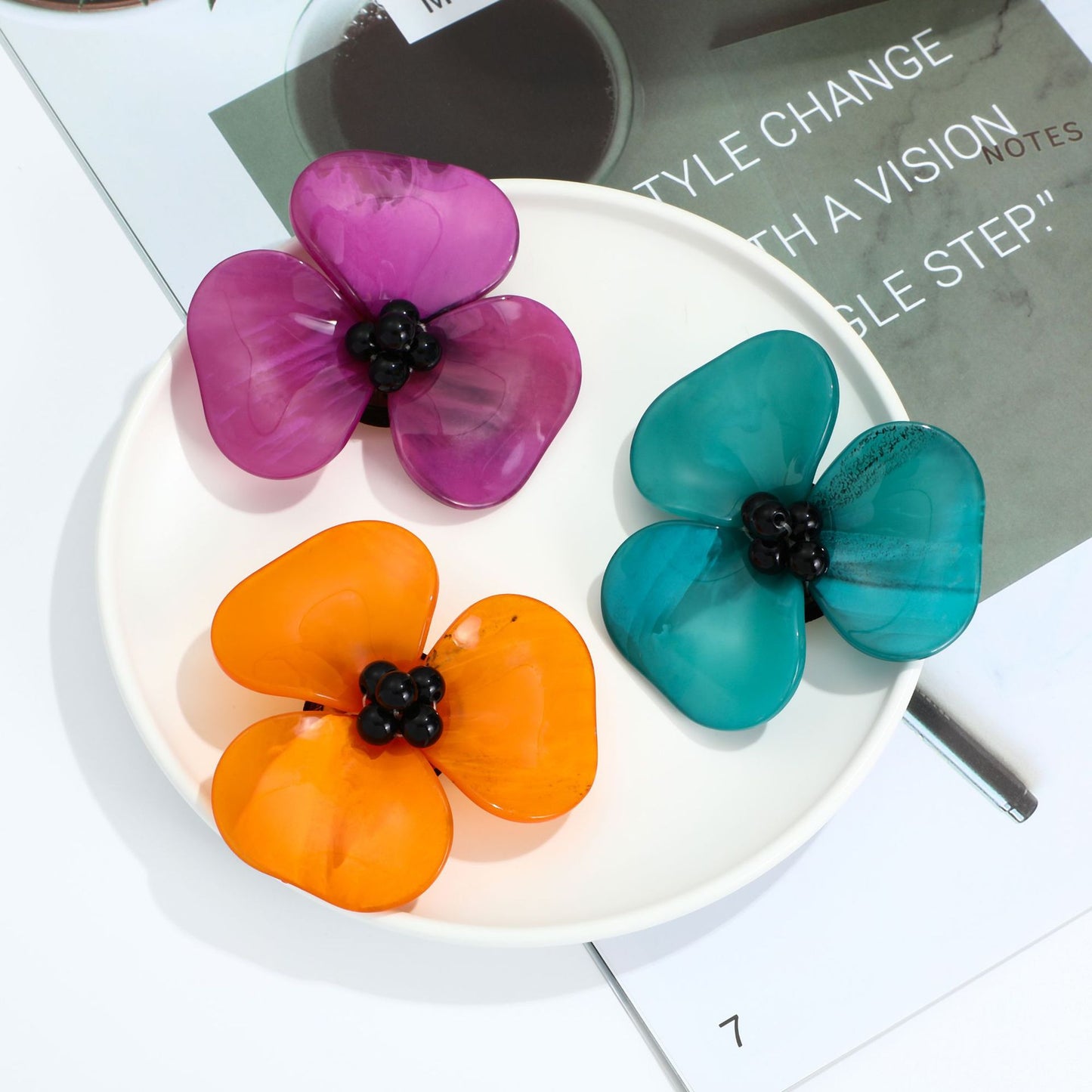 Blue Niche Acrylic Handmade Three-dimensional Flower Brooch Simple Brooches