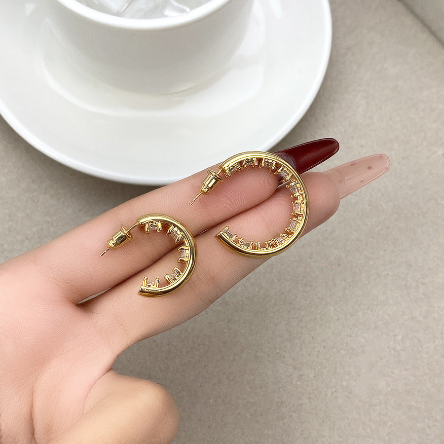 Women's Style Shaped Niche Design Graceful Fashionable Light Stud Earrings