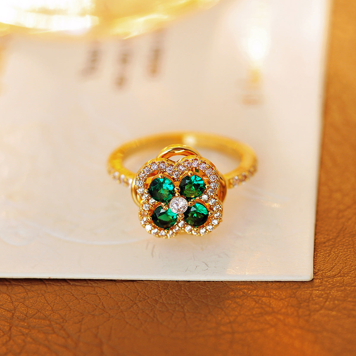 Exquisite Green Rotating Zircon Four-leaf Flower Necklaces