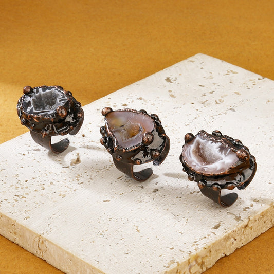 Women's Retro Style Natural Crystal Hole Agate Handmade Welding Electroplating Bronze Rings