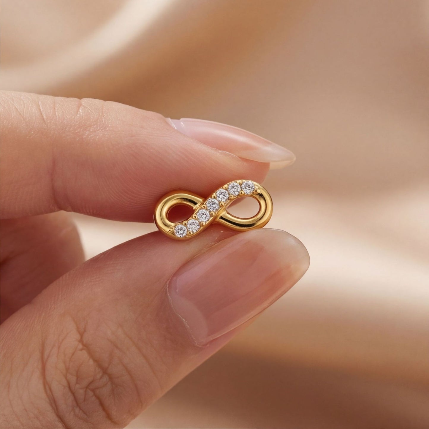 Women's Diamond Mobius Hollow Out Titanium Steel Ear Fresh Stud Earrings