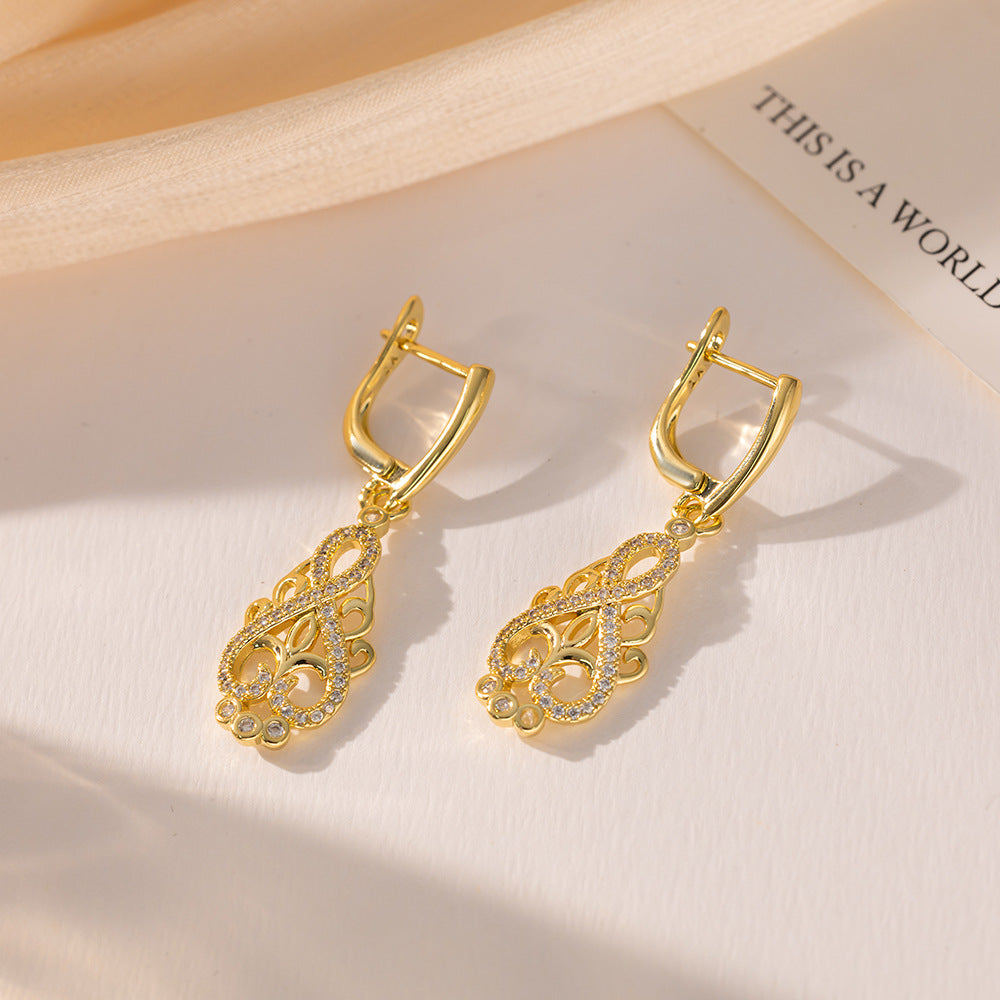 Hollow Cloud Pattern High-grade National Style Elegant Graceful Ear Buckle