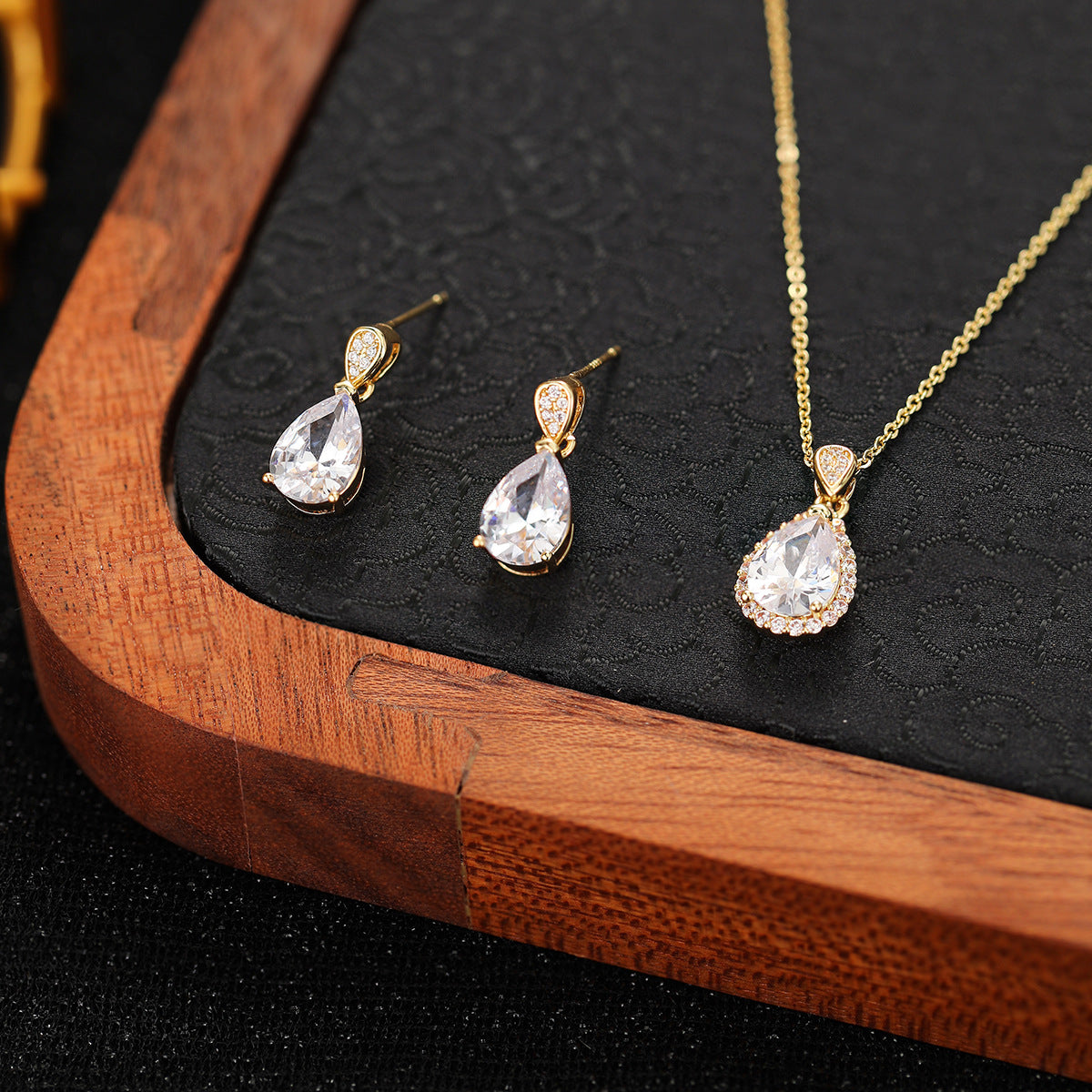 Glamorous Comfortable Two-piece Affordable Luxury Fashion Jewelry Set