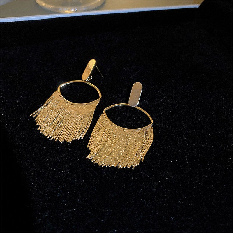 Women's Needle Round Flower Tassel Vintage Metal Earrings