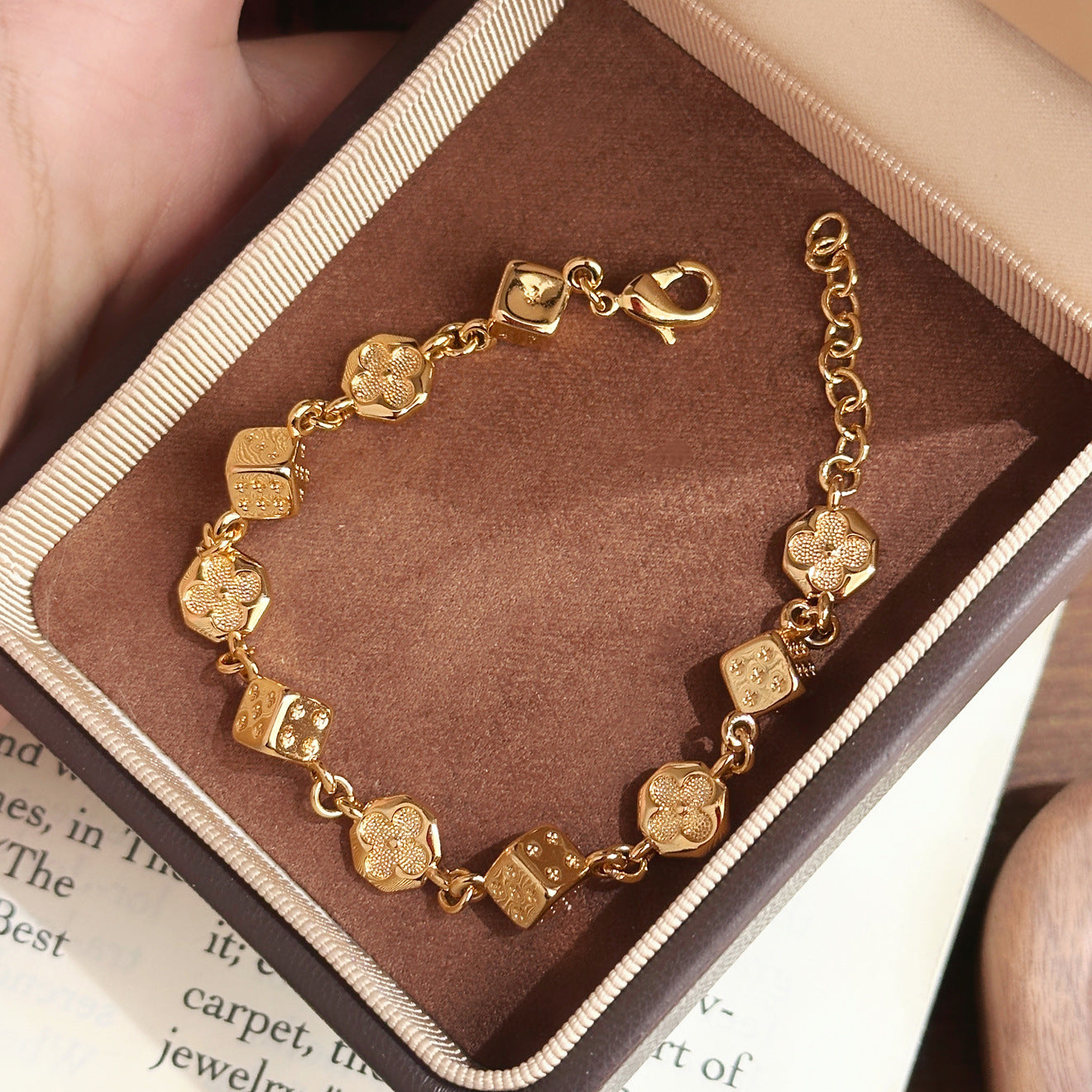 Women's Personality Retro Dice Four-leaf Clover Fashion Simple High Sense Exquisite Bracelet